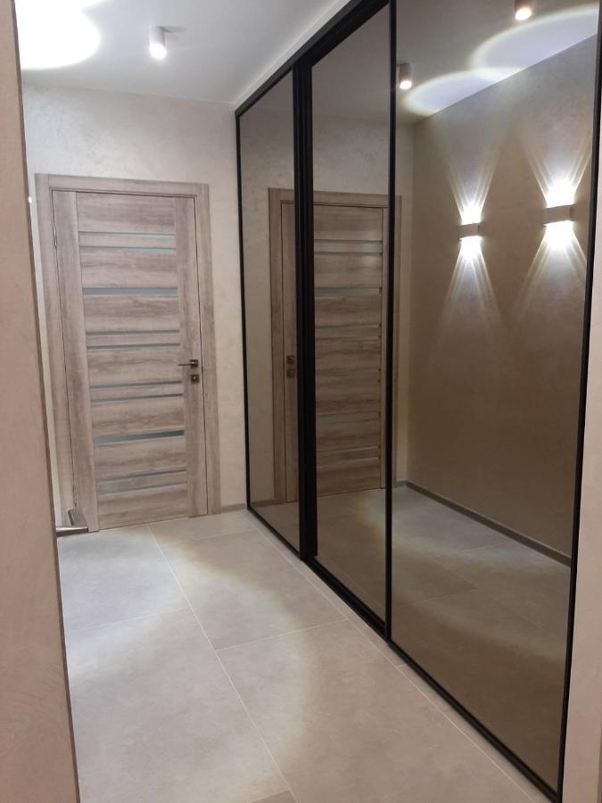 2К Шикарний Люкс! Appartement Khmelʼnytsʼkyy Buitenkant foto
