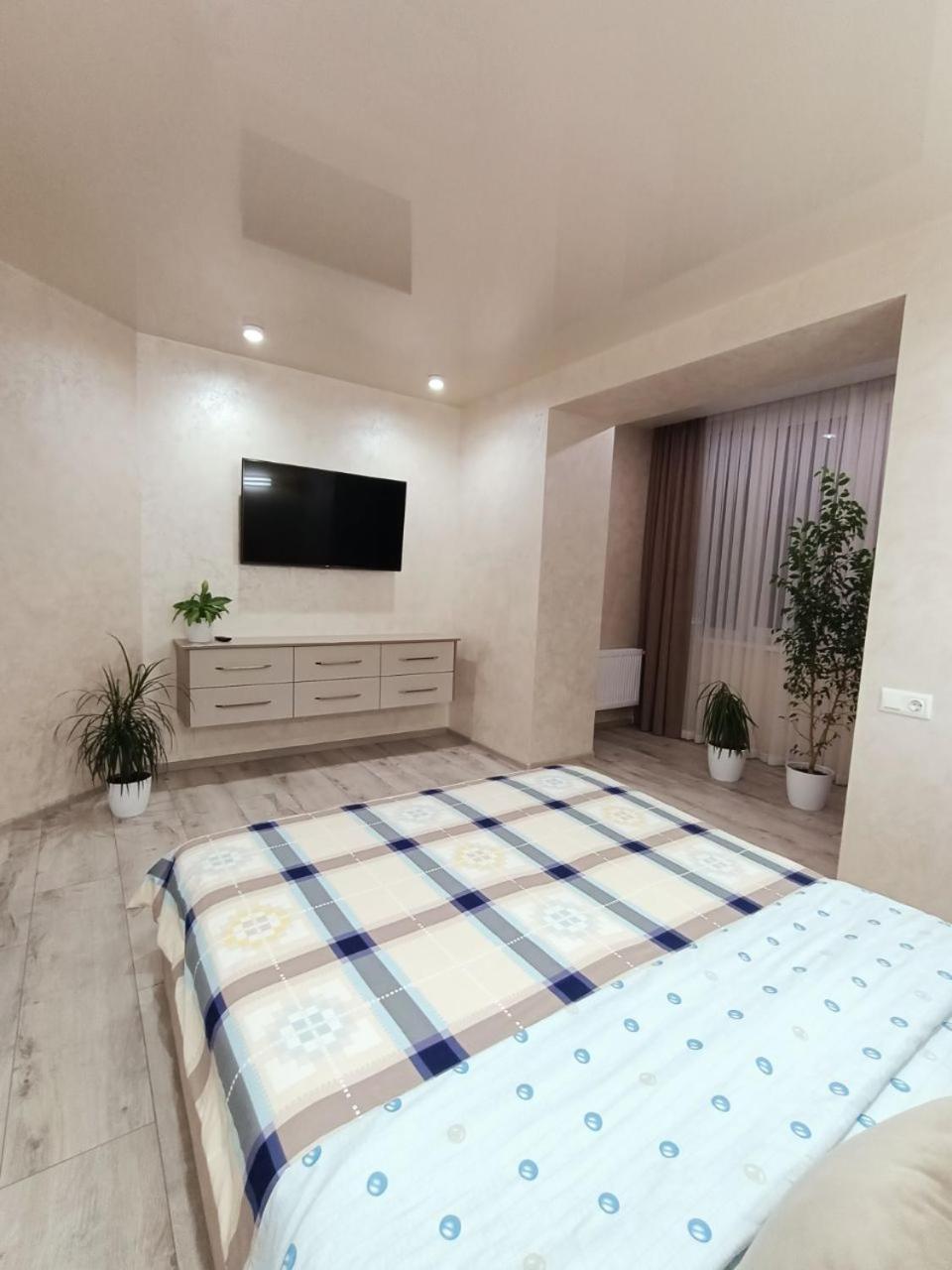 2К Шикарний Люкс! Appartement Khmelʼnytsʼkyy Buitenkant foto