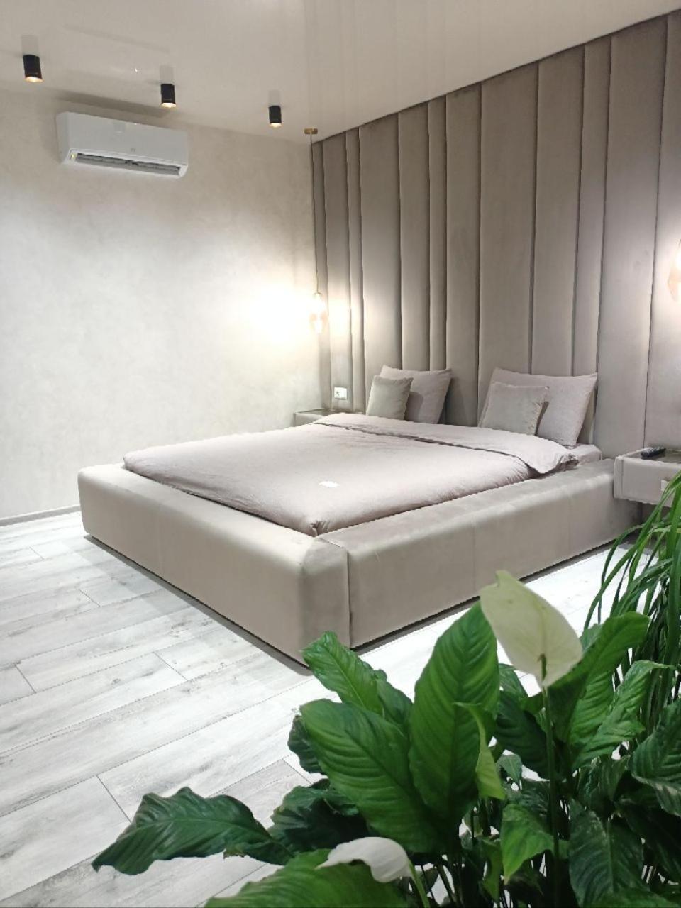 2К Шикарний Люкс! Appartement Khmelʼnytsʼkyy Buitenkant foto